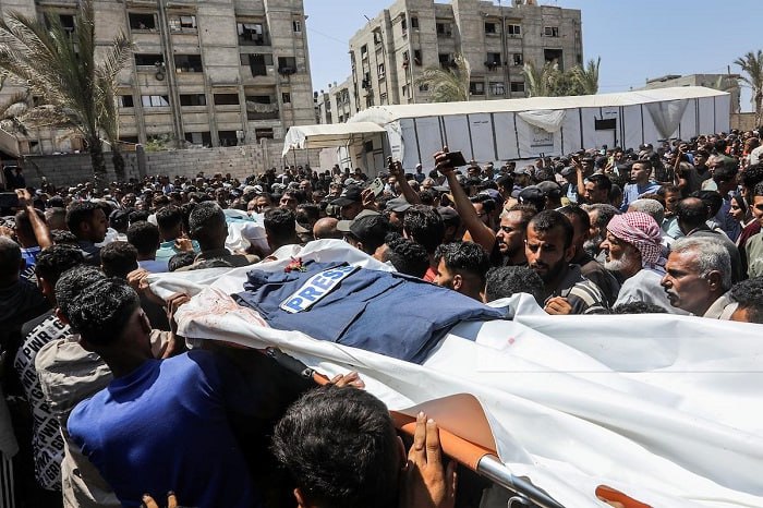 جريمة حرب موثقة: عشرات الصحفيين يُستهدفون داخل خيامهم في غزة 1 جريمة حرب موثقة: عشرات الصحفيين يُستهدفون داخل خيامهم في غزة