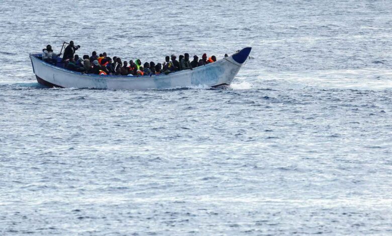 غرق مهاجرين قبالة سواحل الخمس الليبية.. وفاة 4 وإنقاذ 91 آخرين 1 غرق مهاجرين قبالة سواحل الخمس الليبية.. وفاة 4 وإنقاذ 91 آخرين