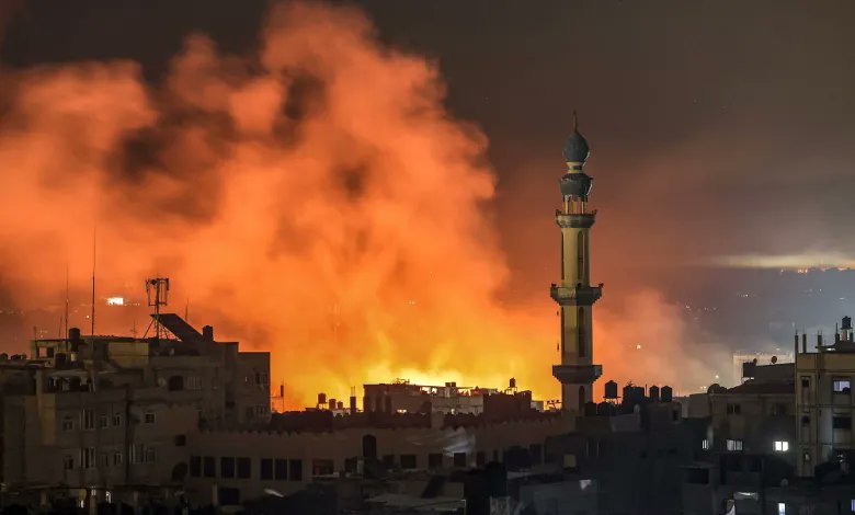 الاحتلال الإسرائيلي يشن غارات وعمليات نسف في قطاع غزة 1 الاحتلال الإسرائيلي يشن غارات وعمليات نسف في قطاع غزة