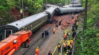 مصرع 11 عامل صيانة في حادث قطار تجريبي بالصين