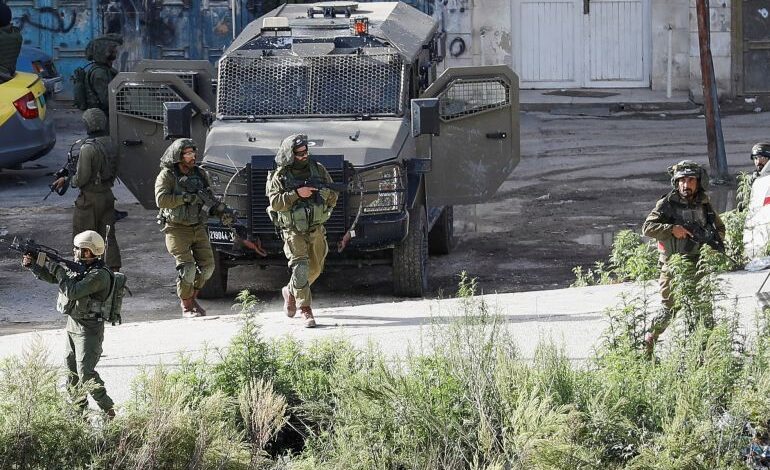 إصابة عامل فلسطيني برصاص الاحتلال قرب جدار الفصل شمال القدس