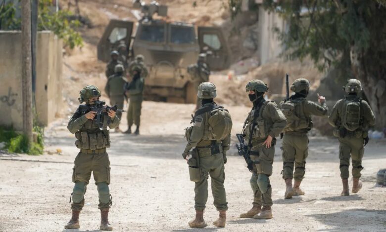 الاحتلال يواصل انتهاكاته في غزة: إصابة 4 فلسطينيين ووفاة طفل