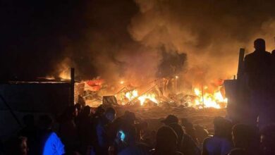حريق في خيام النازحين بغزة يتسبب بوفاة فلسطيني وطفلة وإصابة آخرين