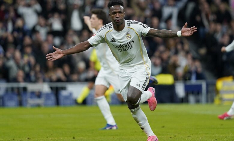 ريال مدريد يستعيد صدارة الدوري الإسباني بفوز كاسح على سوسييداد 1 ريال مدريد يستعيد صدارة الدوري الإسباني بفوز كاسح على سوسييداد