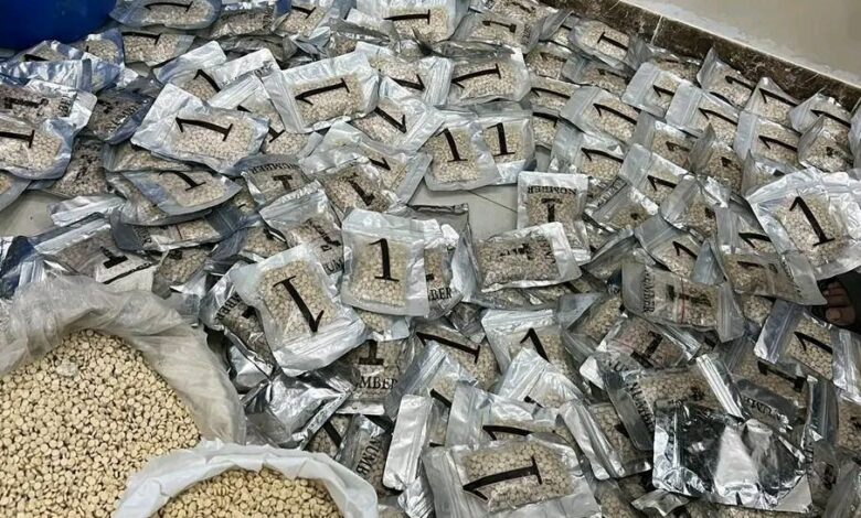 الأمن يوقف تهريب مليون قرص كبتاجون في عرض البحر قبالة رأس العارة 1 الأمن يوقف تهريب مليون قرص كبتاجون في عرض البحر قبالة رأس العارة