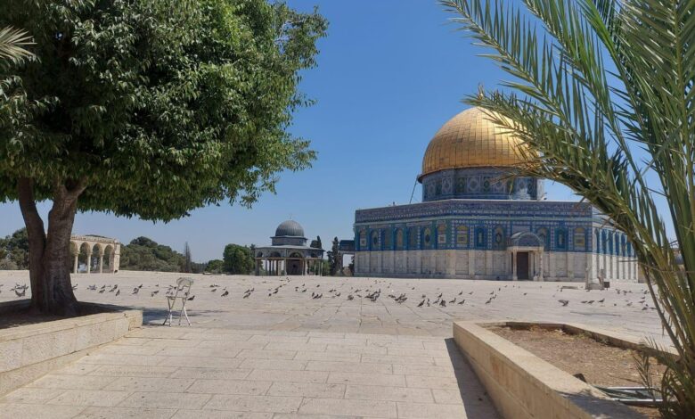 الاحتلال يواصل إغلاق المسجد الأقصى لليوم الخامس وسط انتشار أمني مكثف في القدس