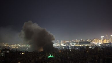 الاحتلال الإسرائيلي يشن غارات وبراميل متفجرة على بلدات جنوب وشرق لبنان
