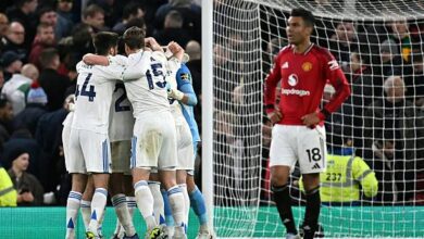 مانشستر يونايتد يتعرض للخسارة أمام ليدز في الدوري الإنجليزي 10 مانشستر يونايتد يتعرض للخسارة أمام ليدز في الدوري الإنجليزي