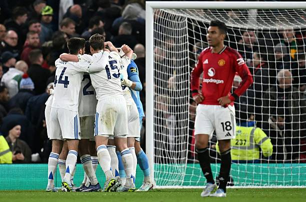 مانشستر يونايتد يتعرض للخسارة أمام ليدز في الدوري الإنجليزي 1 مانشستر يونايتد يتعرض للخسارة أمام ليدز في الدوري الإنجليزي