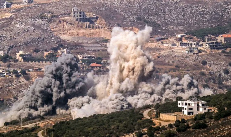 تصعيد جديد في جنوب لبنان: غارات إسرائيلية تستهدف بلدات حدودية وتخلّف دمارًا وخسائر بشرية