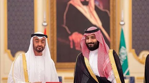 ولي العهد السعودي يجري اتصالًا برئيس الإمارات ويؤكد دعم المملكة وتضامنها الكامل معها 1 ولي العهد السعودي يجري اتصالًا برئيس الإمارات ويؤكد دعم المملكة وتضامنها الكامل معها